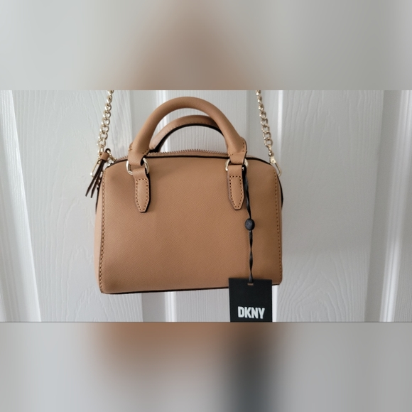 NWT DKNY Bryant Pk Sm Duffle Crossbody- Camel - Picture 2 of 13